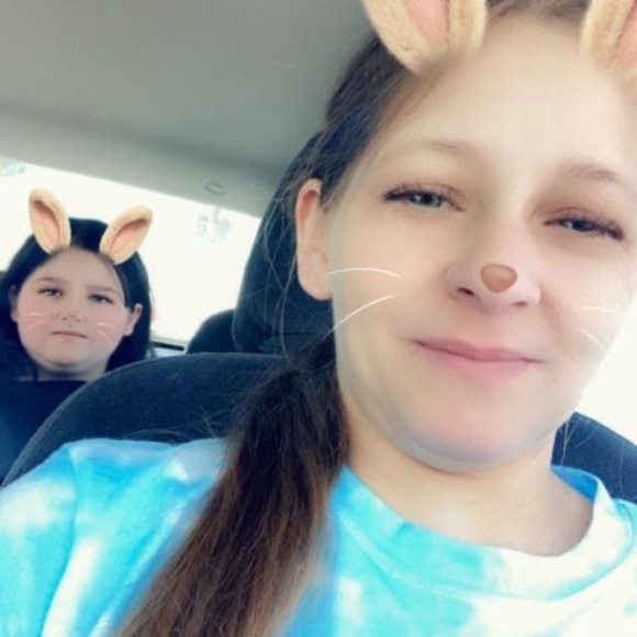 Meet your Posher, Amanda - Picture 1 of 1